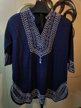 HIGHNESS Cotton Embroudered Navy Top